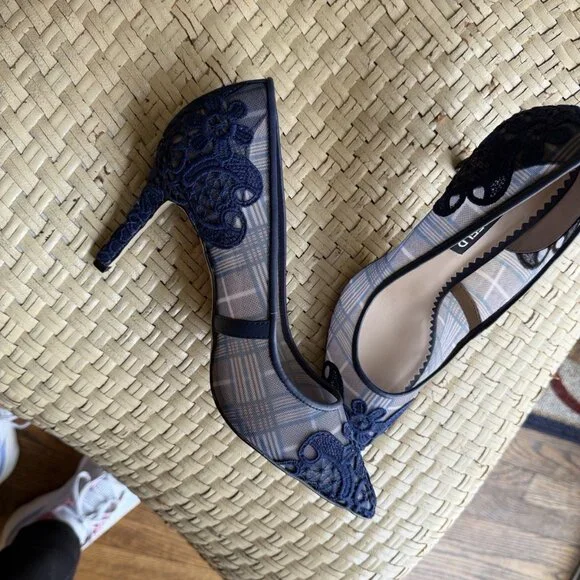 Karl Lagerfeld Women’s Blue Plaid / lace High Heel Shoes Beautiful Perfect - Picture 7 of 7